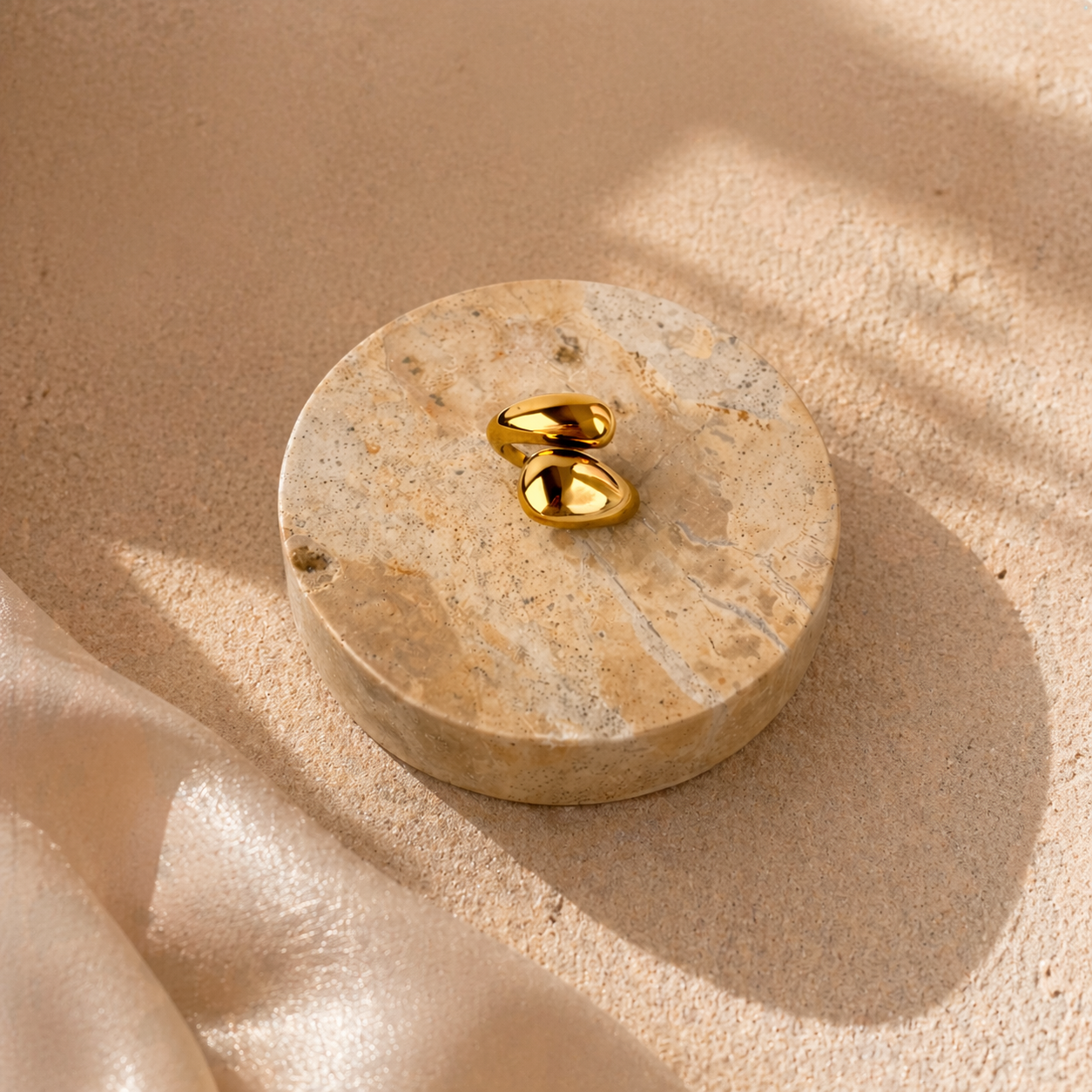 ALORA teardrop ring
